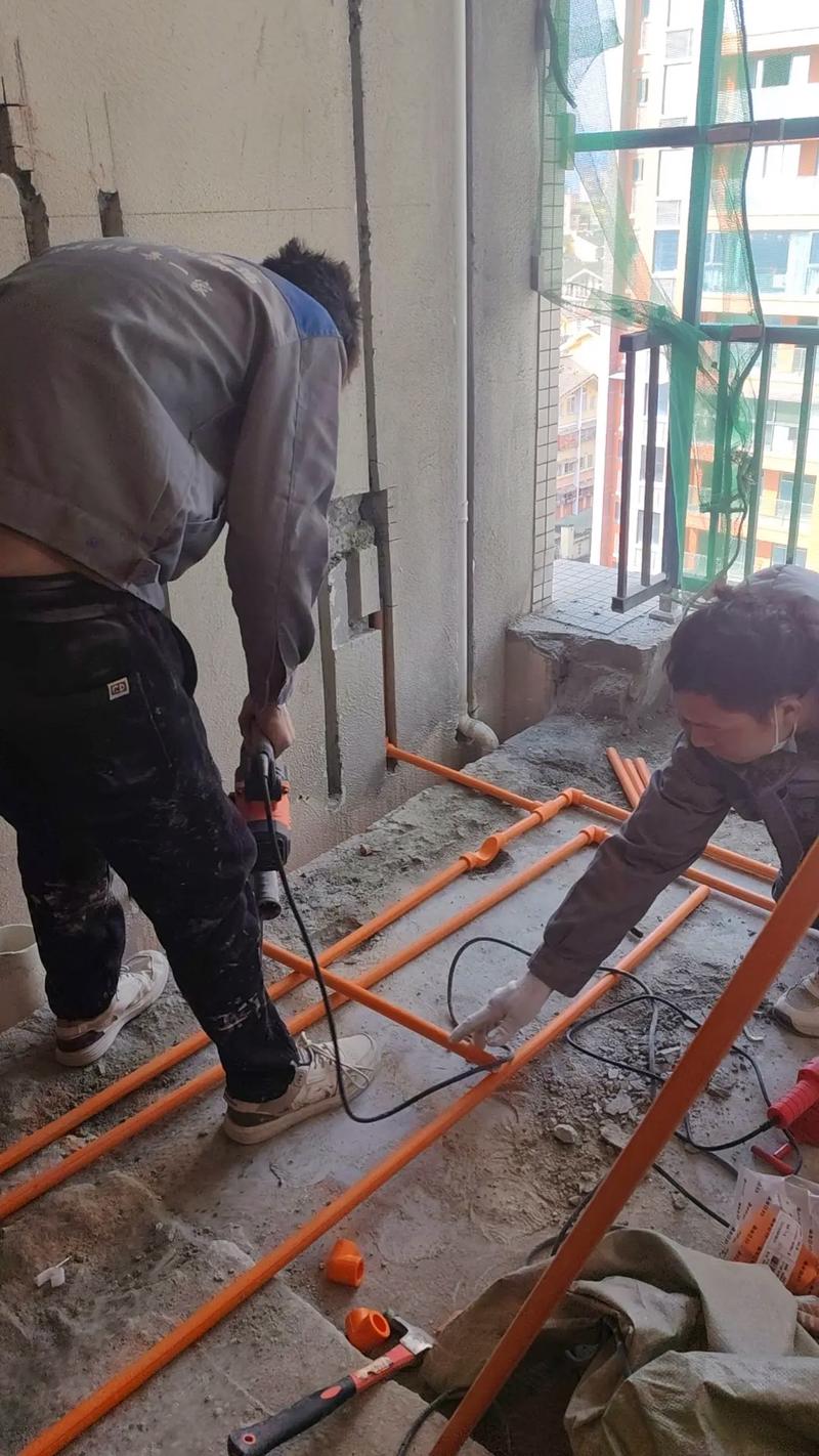南山府99户型水电改造施工中#水电路改造走线实景图