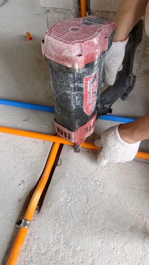 #家装水电安装#现场水管大弯施工
